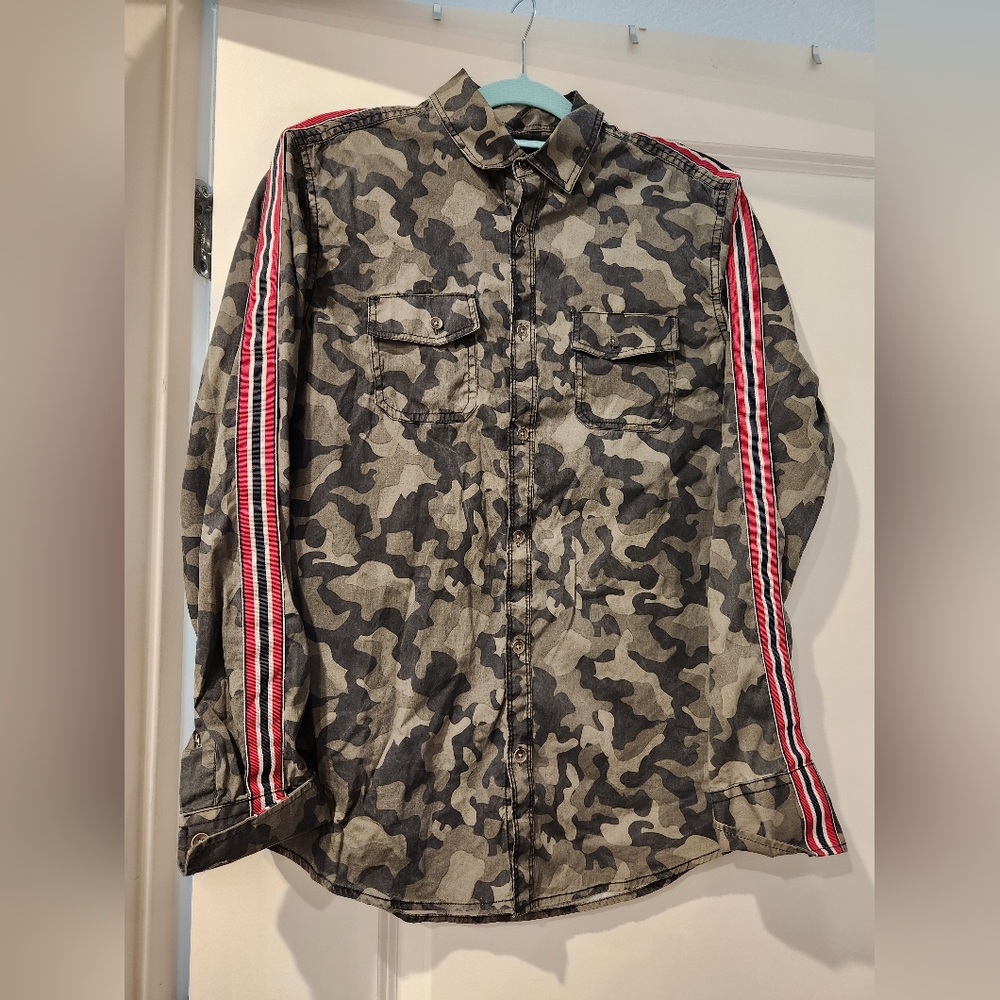 Camo INC International Concepts Blouse W/ Red Stripe Detail